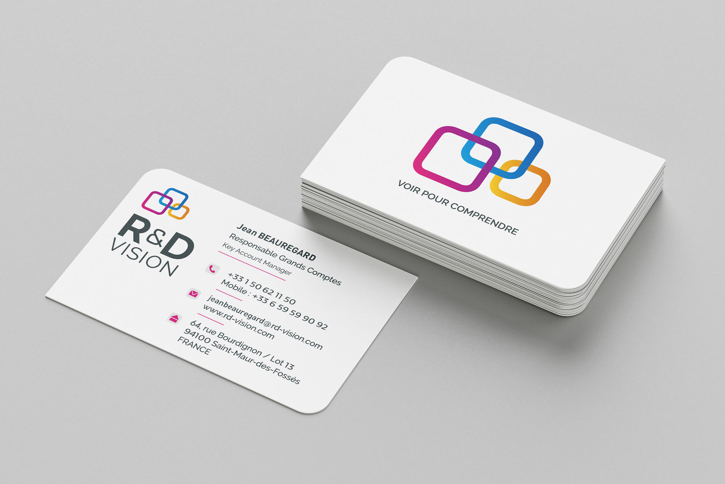 Création carte de visite découpe en lien avec le design de logotype